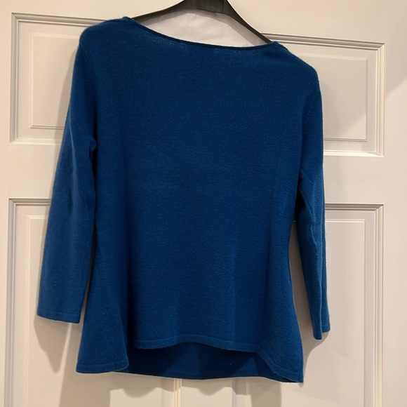 💯 cashmere boat/cowlneck sweater from Neiman Marcus. No holes or damage - Picture 3 of 7